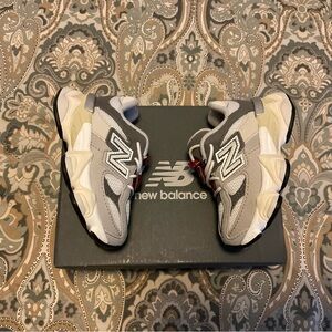 NWT New Balance 9060 Kids Sneakers Sz 5